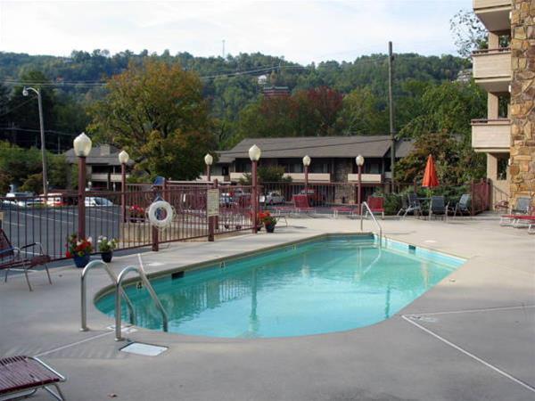 Howard Johnson By Wyndham Downtown Gatlinburg Hotel Exterior photo