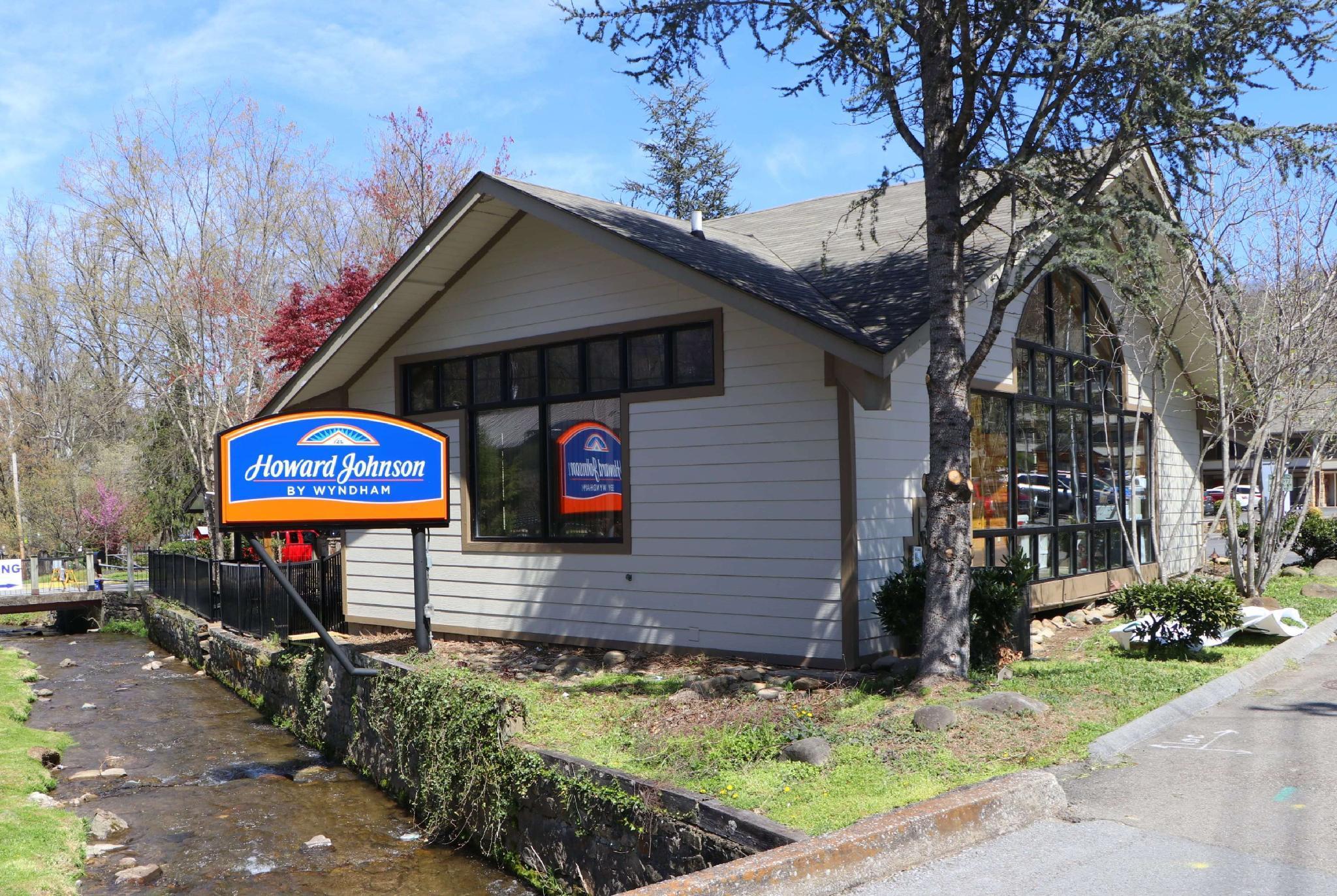 Howard Johnson By Wyndham Downtown Gatlinburg Hotel Exterior photo